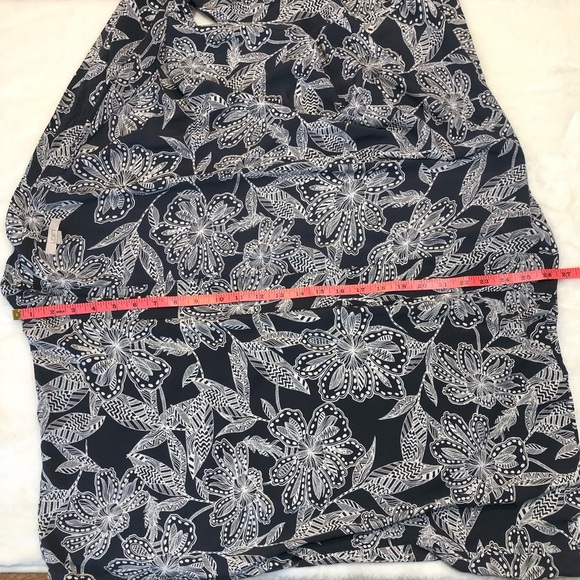 Loft Floral Print Shawl Size XS/S - Oversized Charcoal colored - Picture 7 of 9